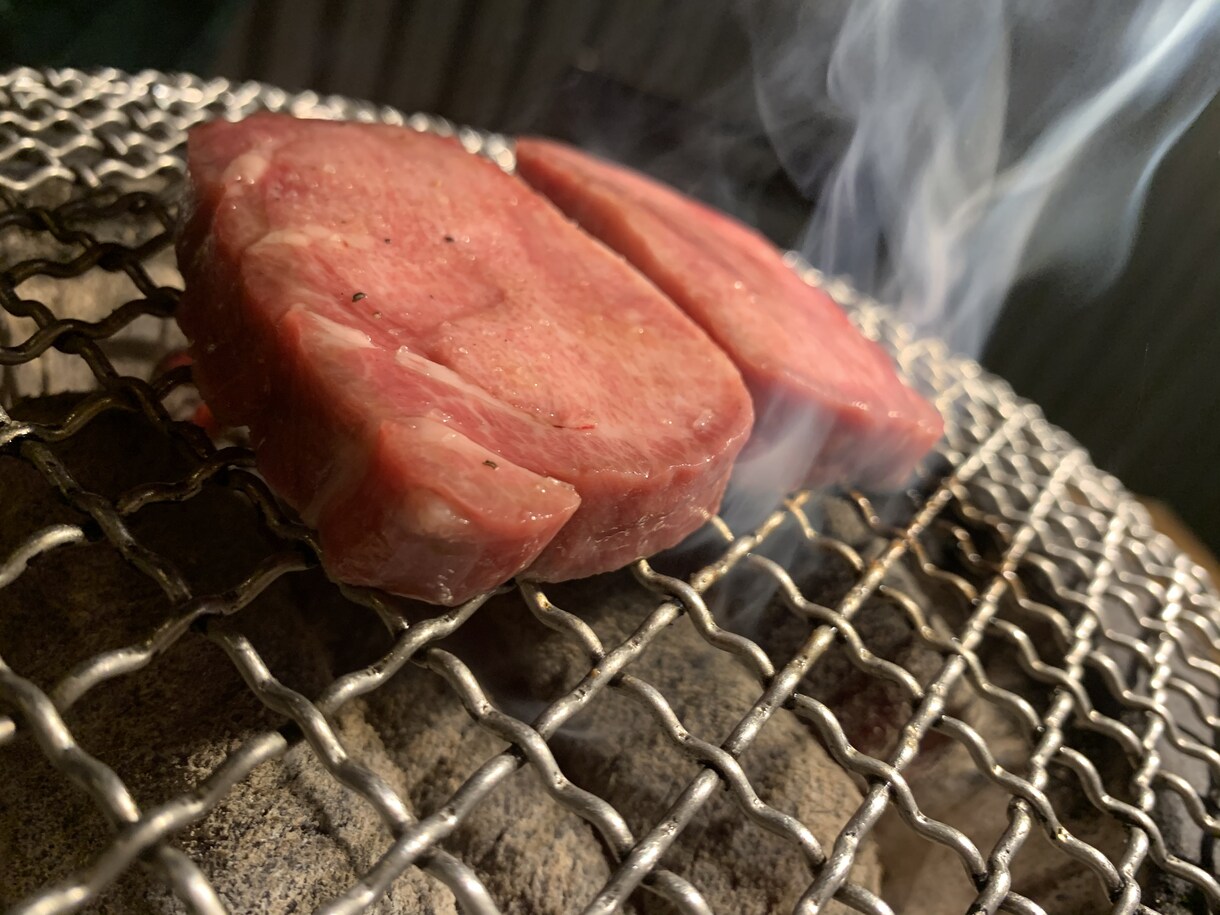 現役焼肉屋が美味しいお肉の焼き方教えます 接待やデートなどで美味しくお肉を焼く方法教えます。 イメージ1