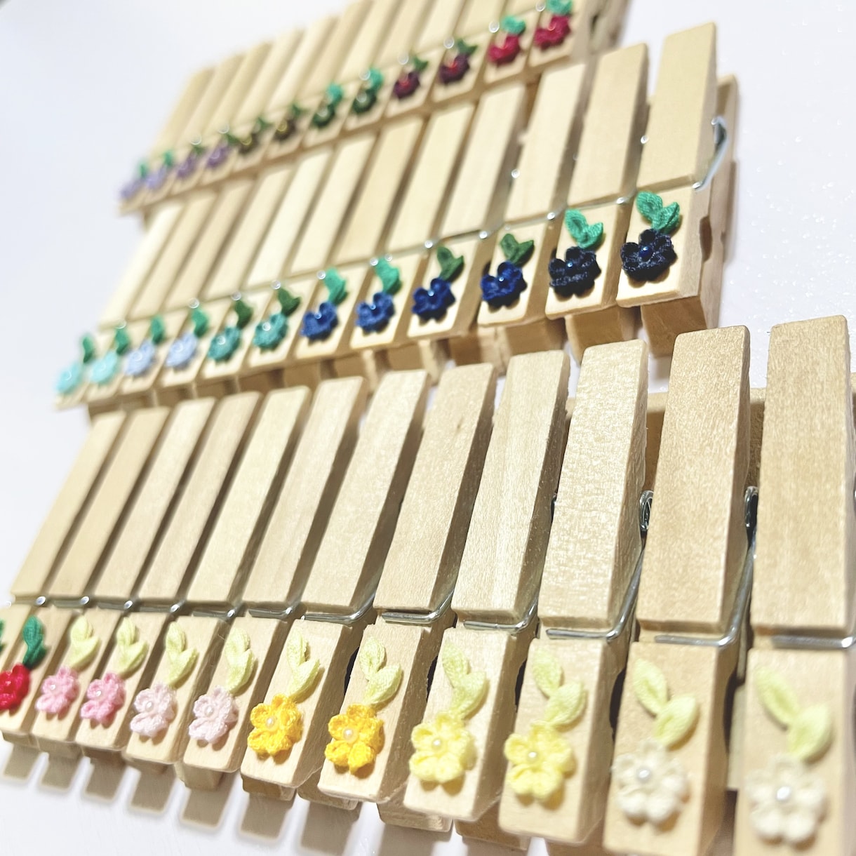 つまみ細工でアクセサリーなどの小物をお作りします ハンドメイドでピアス イヤリング ネックレス キーホルダー等 イメージ3