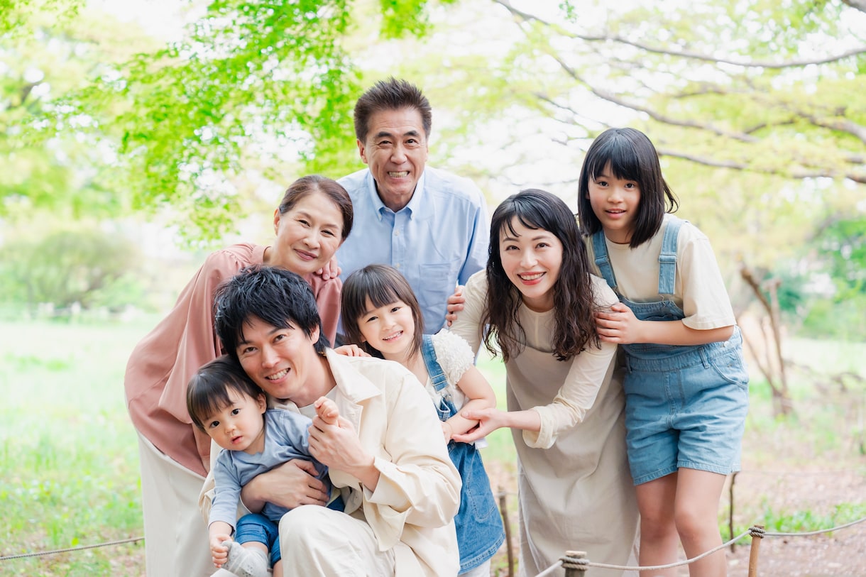 出張＆スタジオ完備！心に残る家族写真を撮影します 商業撮影のプロが高品質な家族写真を撮影！遺影や個人撮影も◎ イメージ1