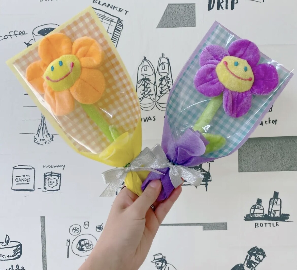 一本ラッピングぬいぐるみ花束つくります 1本ラッピングのスマイルフラワーぬいぐるみブーケです♡ イメージ1