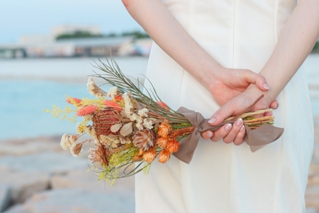 結婚式の見積もりをチェックします 節約ポイント、割引の交渉方法などお伝えします！ イメージ1
