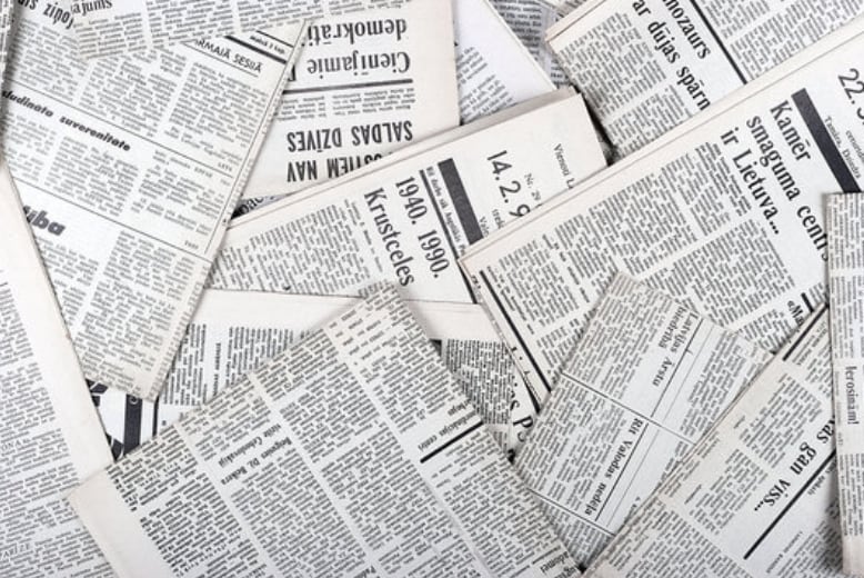 英字新聞のオシャレな席次表を作成します 参列してくれるゲストの皆様に向けて心を込めて作成します イメージ2