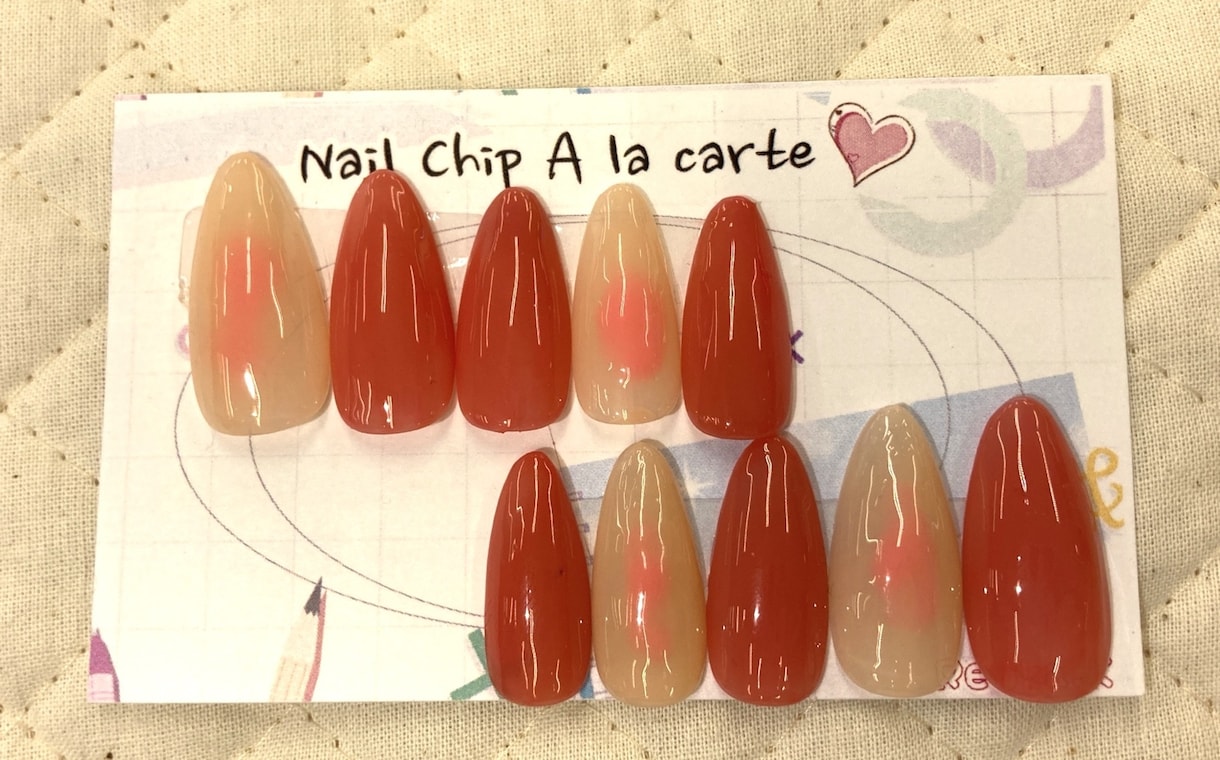 08⌒現品ネイルチップを格安で販売します 淡い色のチーチネイルになります、 イメージ1