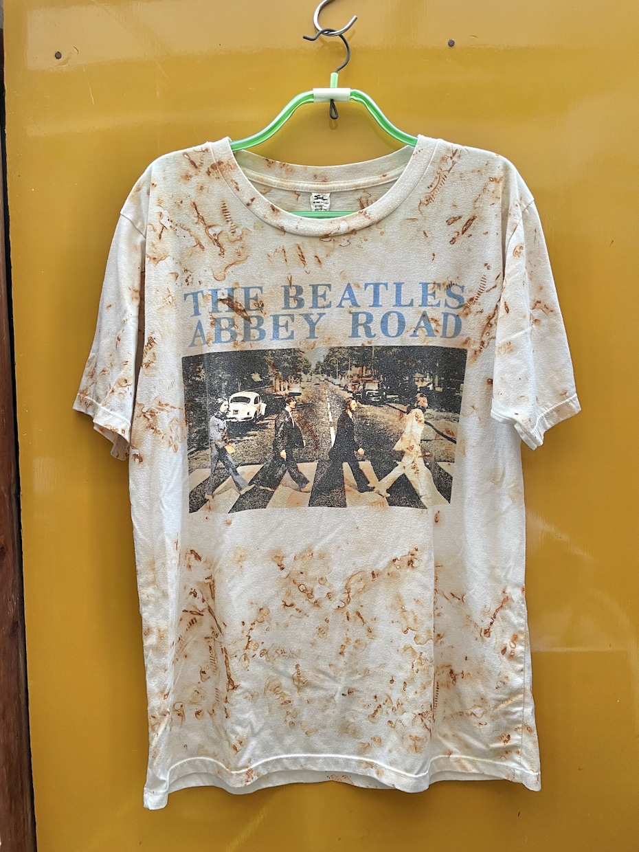 お手持ちのTシャツ/バッグを錆染めします 錆びた釘やねじを使用したインダストリアルな染色 イメージ5