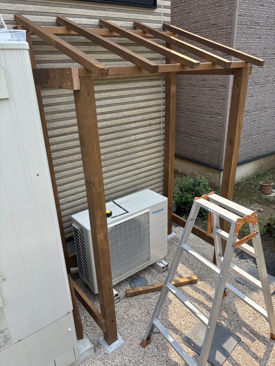 ご希望サイズのDIY小屋図面を作成します 室外機上の空間を屋根付き収納に活用できます イメージ4