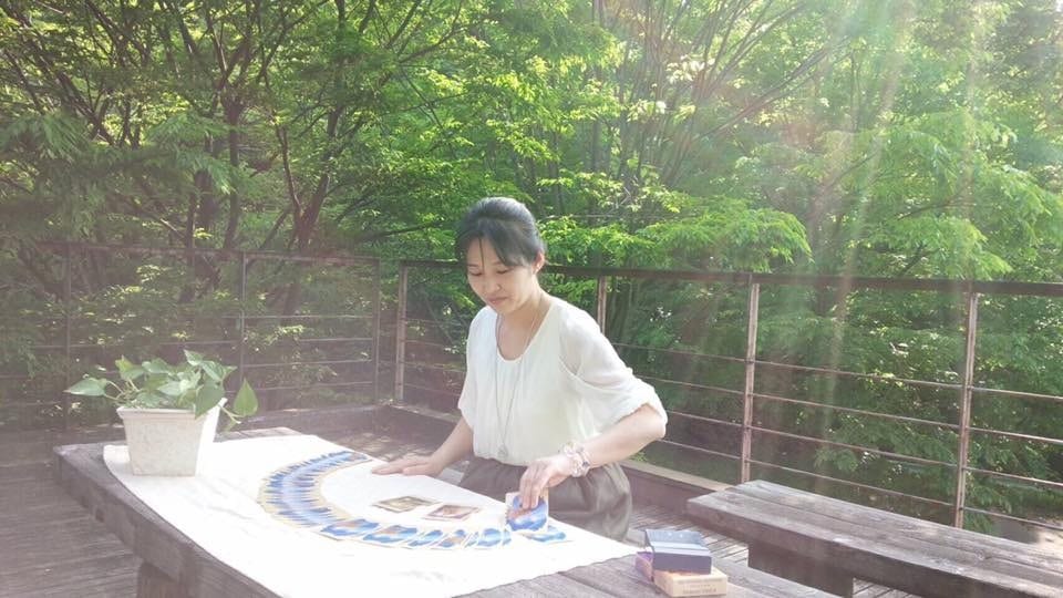オラクルカードにて鑑定します 恋愛、仕事、これからについてなど、三枚引きにて鑑定します。 イメージ2