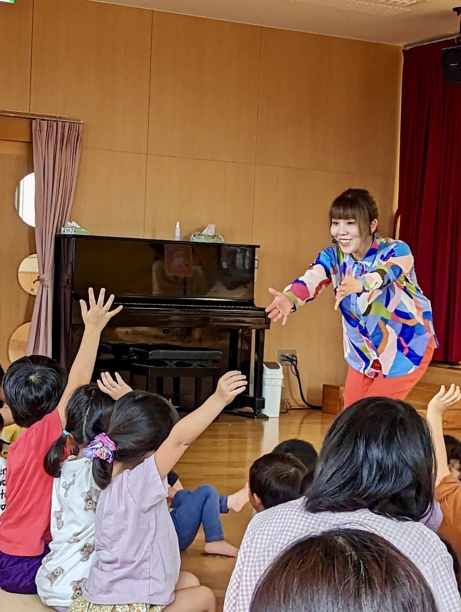 0〜5歳児迄の子供向けのコンサートをお届けします お歌紙芝居や手遊びで子供たちも参加できるコンサートです！ イメージ2