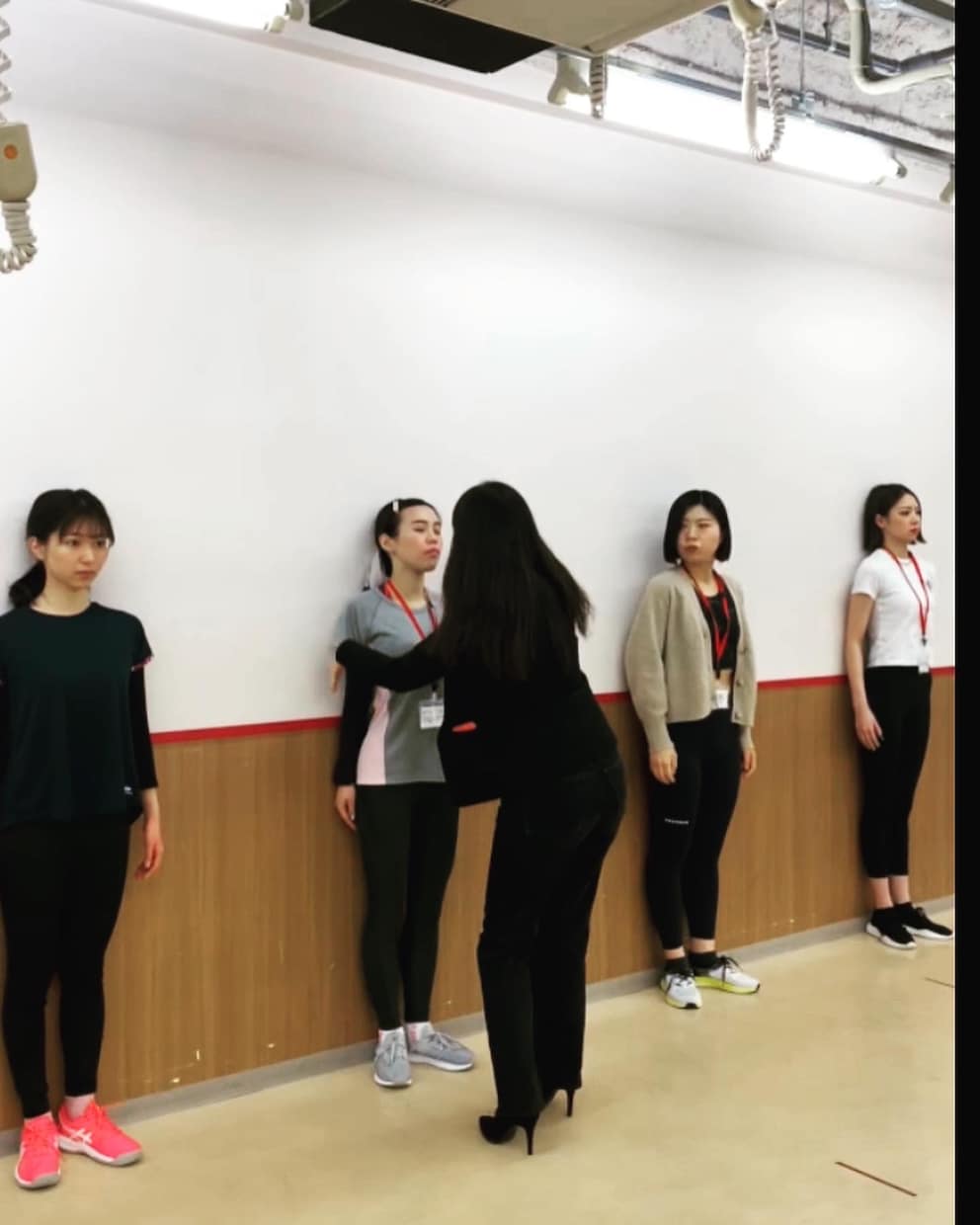 美姿勢と歩き方レッスンいたします いつまでも若く健康でいるためのレッスン。 イメージ2