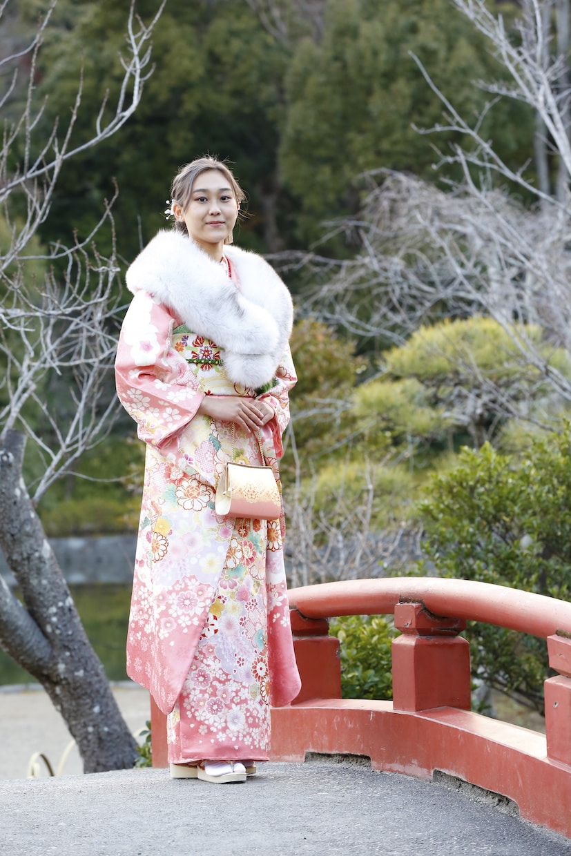 成人式・大切なその瞬間を美しく撮影します 人物撮影と得意とする女性フォトグラファーが最高の一瞬を撮影 イメージ4