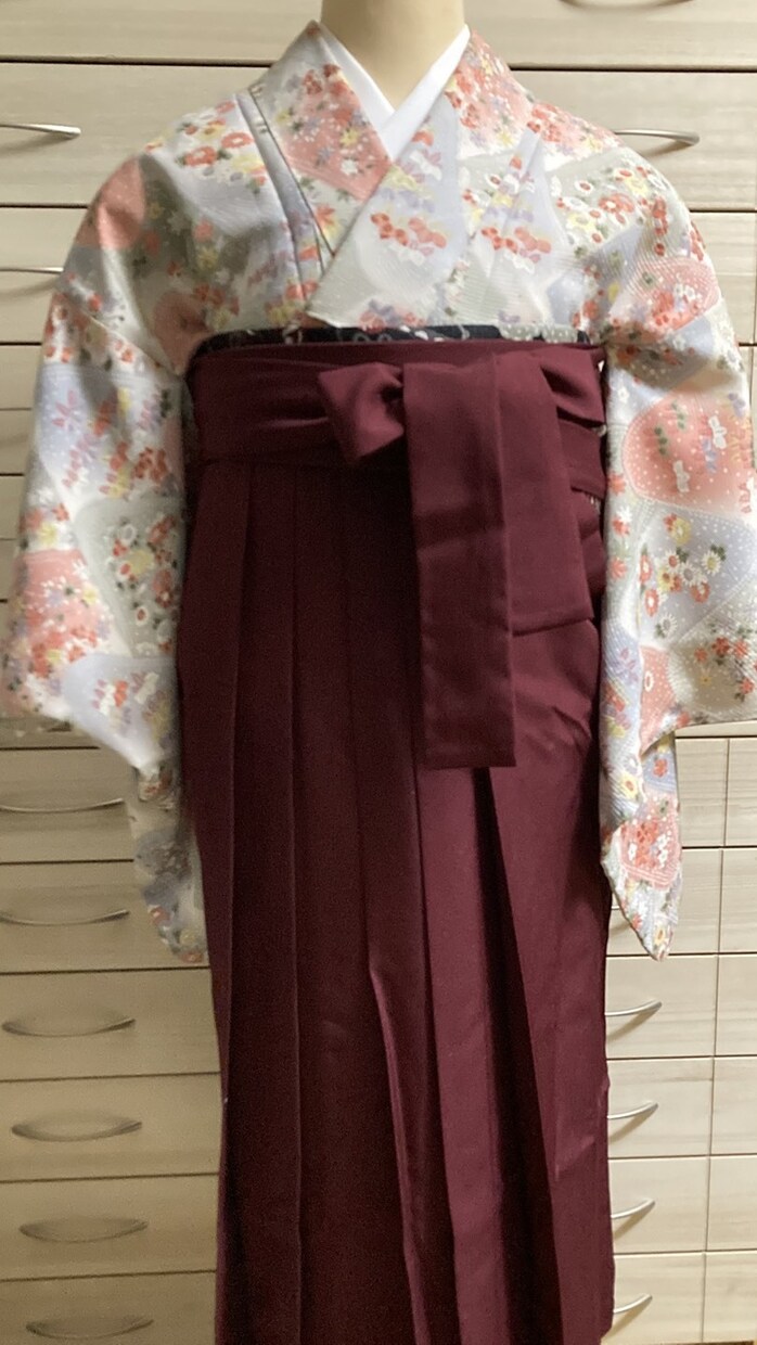 呉服歴10年！女性袴お着付けいたします 女性袴出張着付け♪プロにお任せください！ イメージ1