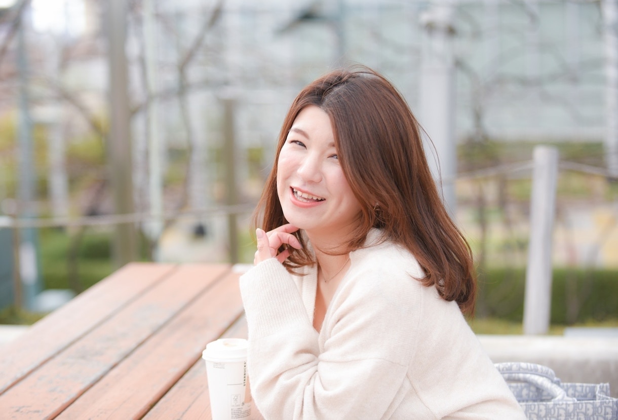 大阪を中心にプロフィール写真を撮影いたします 笑顔を最大限に引き出して、自身の魅力あるプロフィール写真を イメージ1