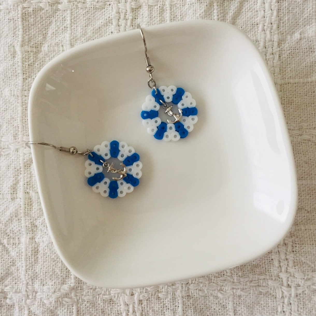 アイロンビーズのアクセサリーを販売します 小さなアイテムがあなたを笑顔にしてくれますように♡ イメージ3