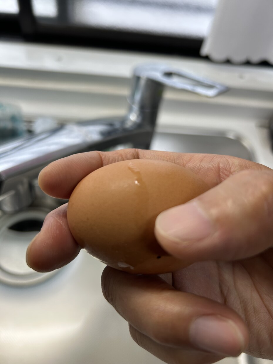 片手で卵割る方法を教えます 写真を見て、概念を変える事で、1日で出来るようになります イメージ2