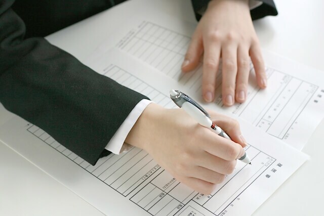 日系大手採用担当が新卒採用のES添削します 日系大手70社のESに通過した私が丁寧に添削します。 イメージ1