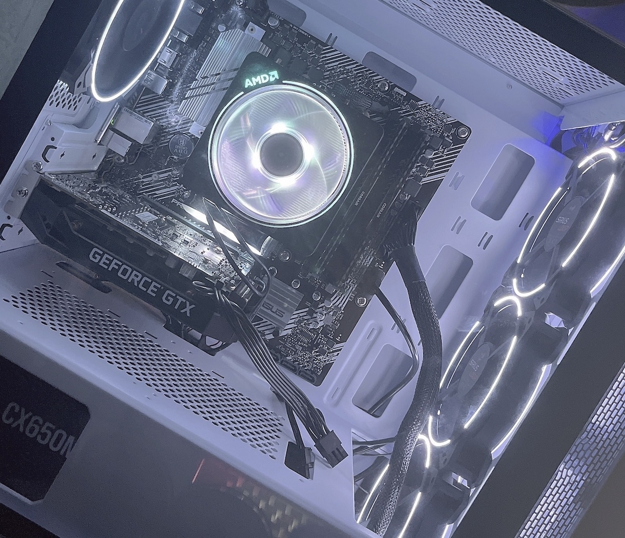 自作PCのパーツ選びや組立、メンテナンスを致します 予算と用途に合わせてお好みのPCを組み立て、相談致します。 イメージ3