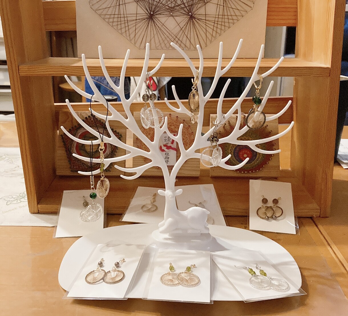 オンリーワンの糸掛けアクセサリーを販売します 糸掛けのデザインのピアスとイヤーカフ イメージ1