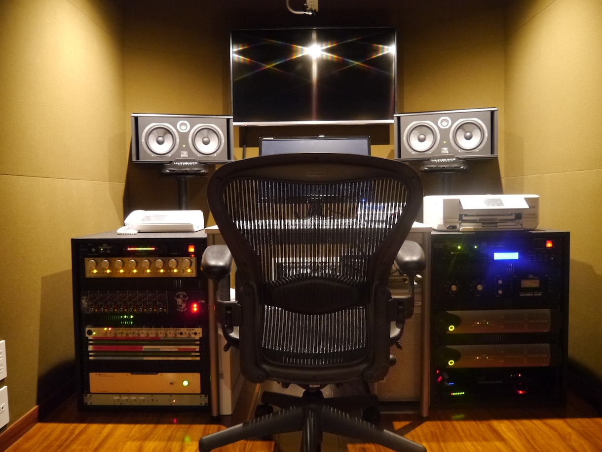 レコーディングスタジオで本格的楽曲制作を提供します メジャー、インディーズ、CM曲を手がけるミュージシャンが制作 イメージ1