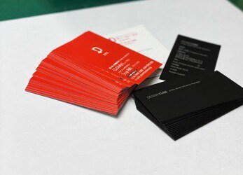 名刺・カードデザインします シンプルな文字組みでスッキリデザイン イメージ1