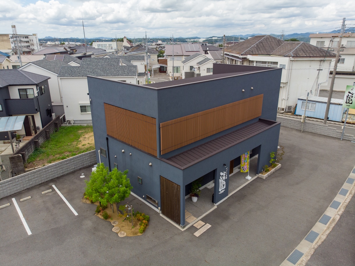 思い出を空から・・ご自宅お店をドローン撮影致します ドローンであなたの家(お店)や家族、思い出を空撮します！ イメージ8