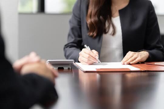 就職や転職でお悩みの20代の方‼︎相談に乗ります 就職、転職1人で悩んでいませんか？気軽に相談してください。 イメージ1