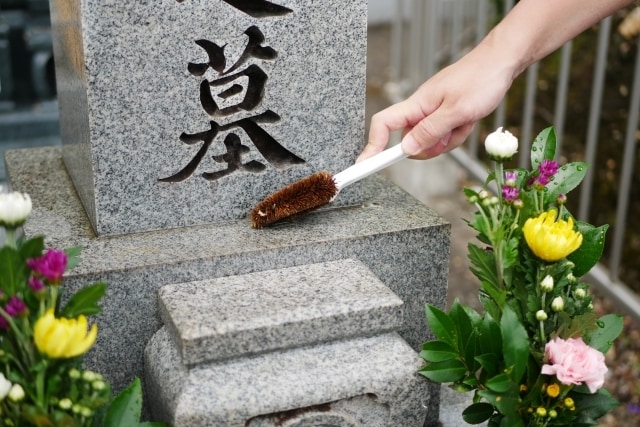 千葉県内のお墓参り・お墓掃除の代行をします 遠方・多忙・高齢によりお墓参りが困難な方へのサービスです。 イメージ1