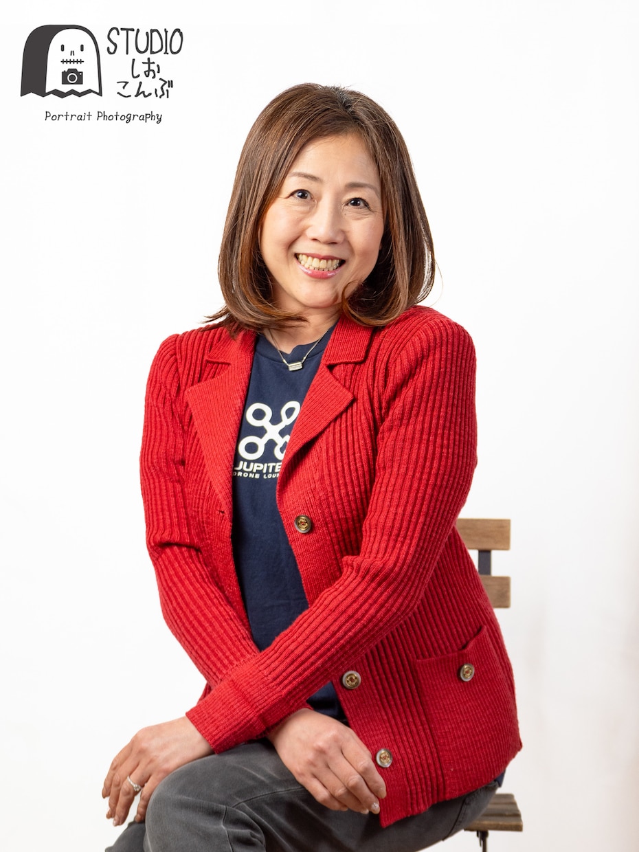 会社や団体へ出張プロフィール写真撮影します オフィスが笑顔あふれる撮影スタジオに イメージ2