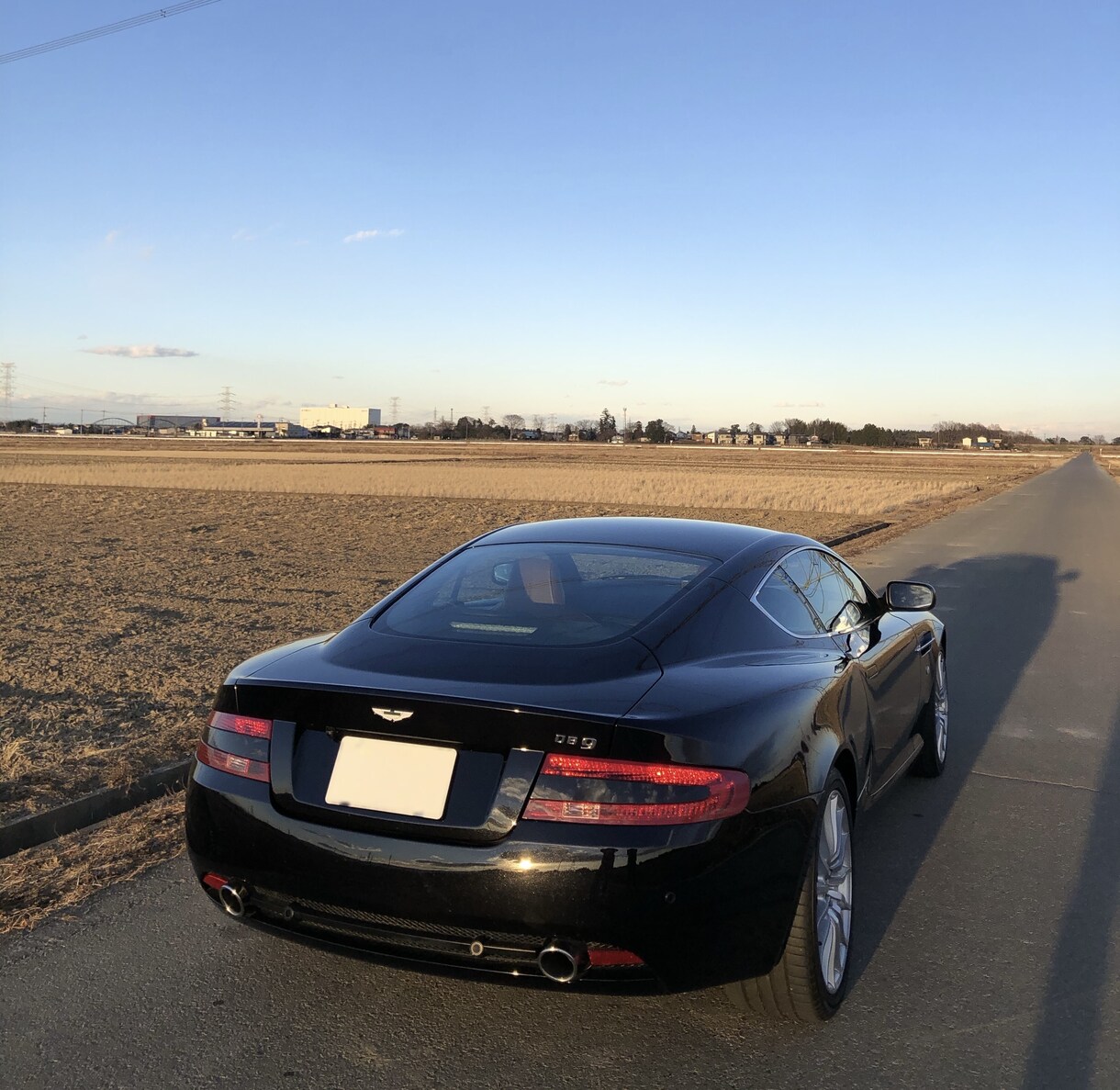 車の写真のナンバープレートを隠す処理をします 車写真のナンバープレートを画像処理にて数字が分からなくします イメージ1
