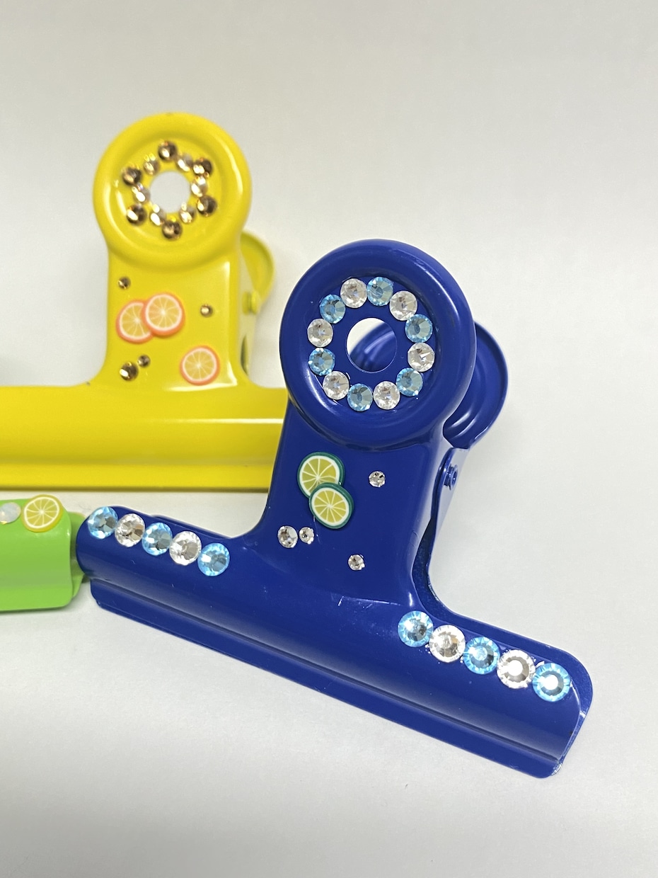 グルーデコアートで、キラキラをお届けします スマホケース、文房具、マスクなどに個性を持たせてみませんか？ イメージ2