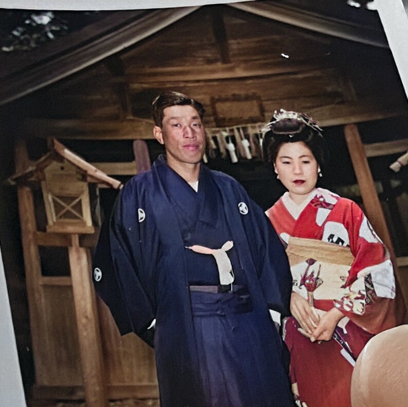 モノクロ写真をカラー写真に復元します スキャンデータをいただけた場合は即日納品が可能です。 イメージ4