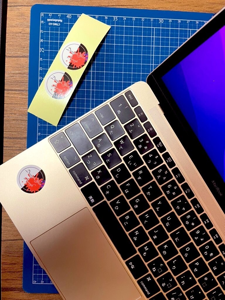 オリジナルLOGOスッテカー丸型、四角型を作成ます 何万点の素材からこちらがピックアップしステッカーを作成！！ イメージ4