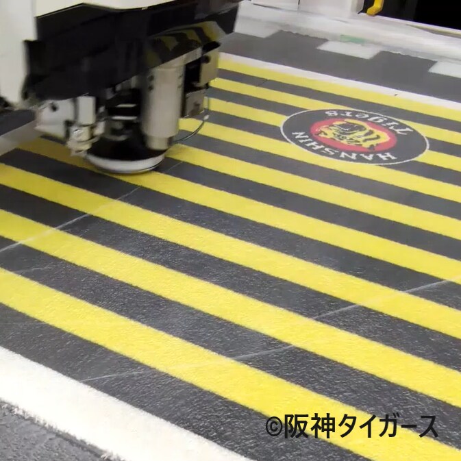 軽自動車カーマットにタイガースロゴをプリントします カーマットの形状は貴方の軽に合わせてカスタマイズします。 イメージ8