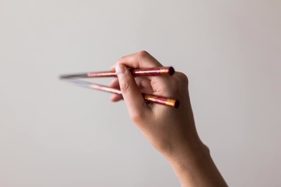 お箸ﾚｯｽﾝ致します 今まで聞きたくて今更聞けずにいたお箸のお悩みはありませんか？ イメージ3