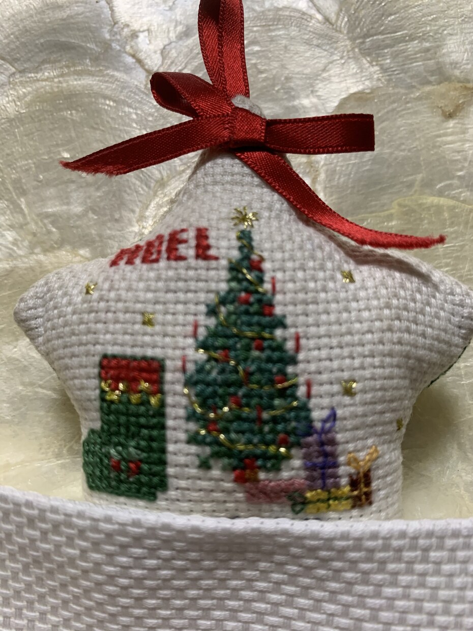 お子様や大人の方がご使用になれる刺繍をしています 色々なキャラクターの可愛いワンポイント刺繍をしています♪ イメージ5