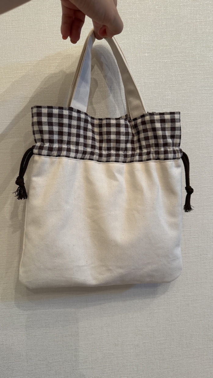 2way巾着バッグを作成します お子様のシルエット＋お名前＋momを刺繍します♩ イメージ6