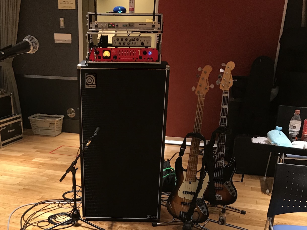 生ベースを録音して楽曲をより素敵なものに仕上げます ベースライン作りから録音までプロ現場と同じクオリティです。 イメージ2