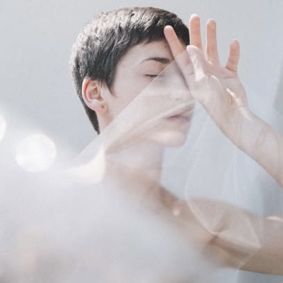 女性シンガーソングライターが貴女の心に寄り添います 山あり谷ありの人生の中で得た経験を活かし、お悩みを紐解きます イメージ1
