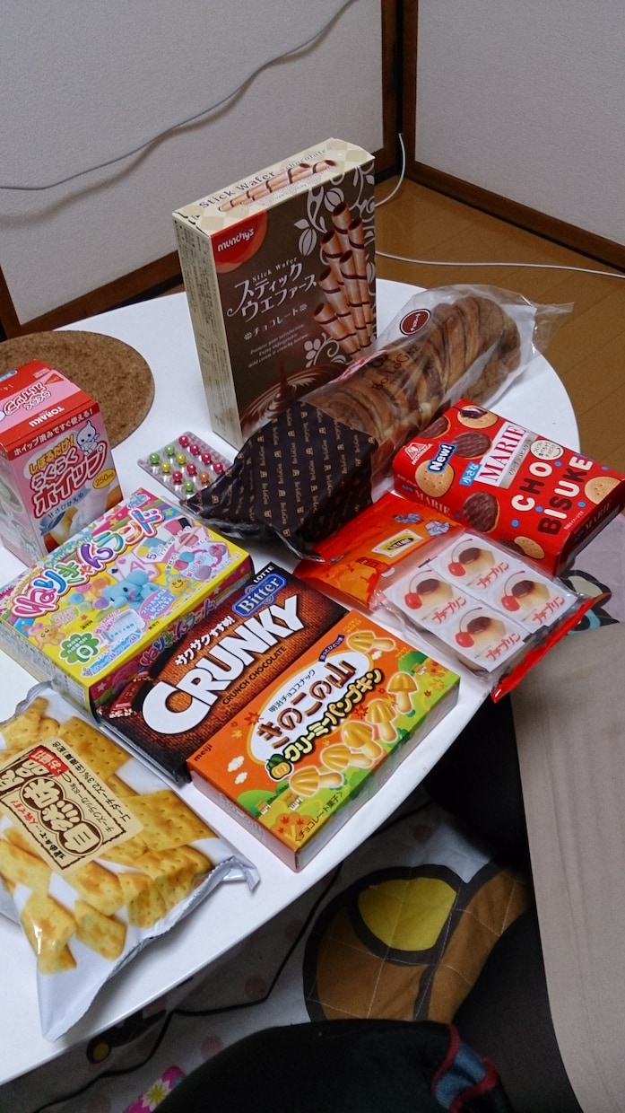 お菓子の家、作成過程画像売ります お子様と一緒にお菓子の家作ってみませんか？ イメージ1