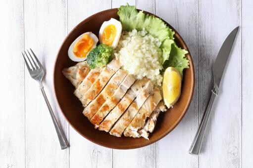 簡単なダイエット・体作りのコツを提供します 簡単なトレーニング・簡単な無理のない食事で体は変わります！ イメージ3