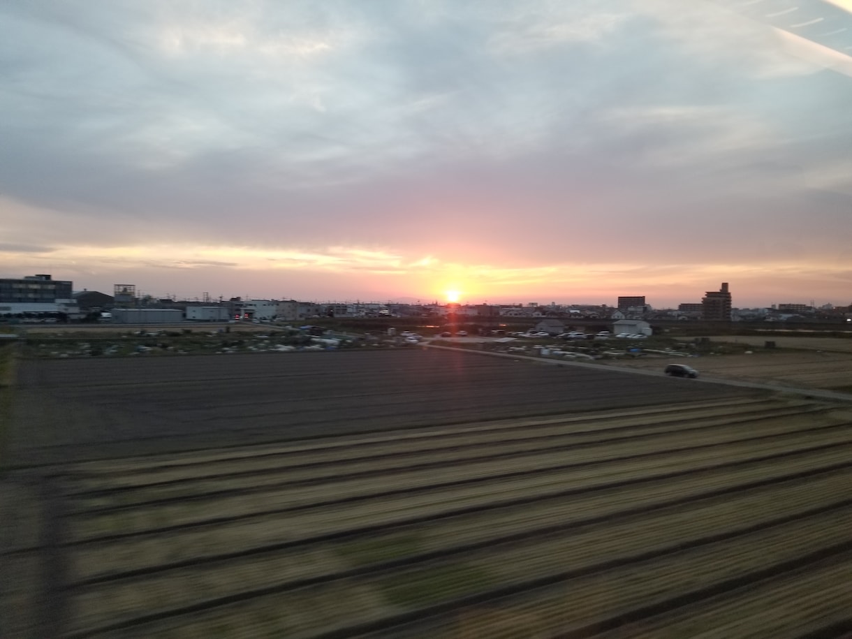 あなたの話を聞かせて欲しいと思ってます 言葉にしずらい事ってありますよね。聞かせてください。 イメージ1
