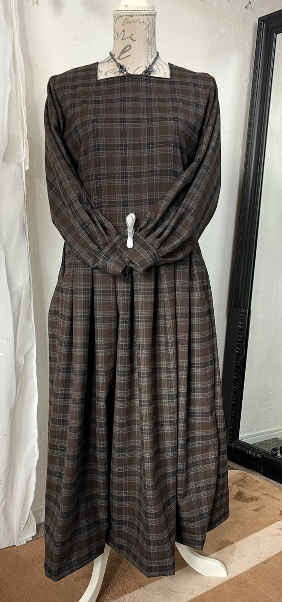 ピッタリサイズで型紙からお洋服をお作りします まずはご相談ページよりメッセージをくださいませ。 イメージ7