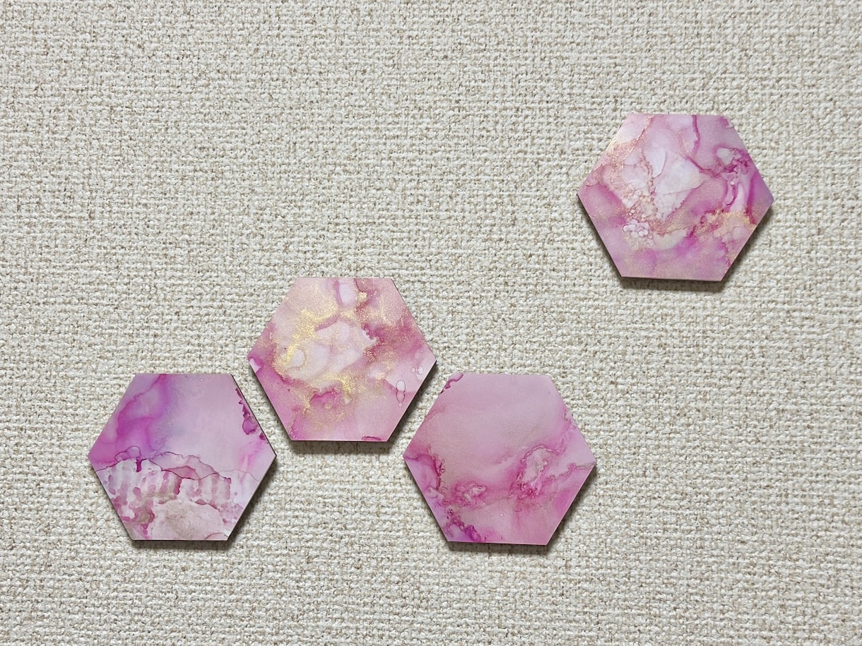 お部屋に彩りを添える木製アートパネル制作します 直径9センチほど！癒しのインクアートを飾りませんか？ イメージ1