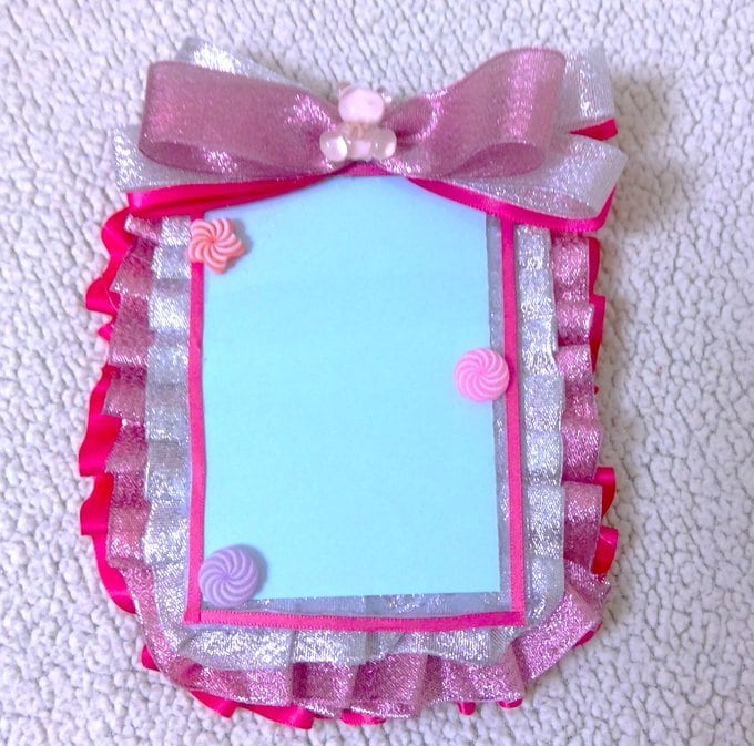 あなたの推しを輝かせるトレカケース作ります レースで縁取られた自分の推しがよりかがやくトレカケースです イメージ1