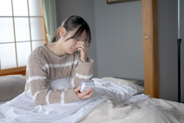 更年期の眠り｜休まる夜の習慣お伝えしますます 寝てもすぐ目が覚める…そんな夜を、ひとりで抱えていませんか。 イメージ1
