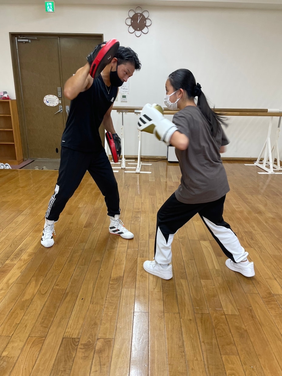 楽しく動いて、気付いたらシェイプアップしてます 出張BOXINGミット打ちトレーニング イメージ2