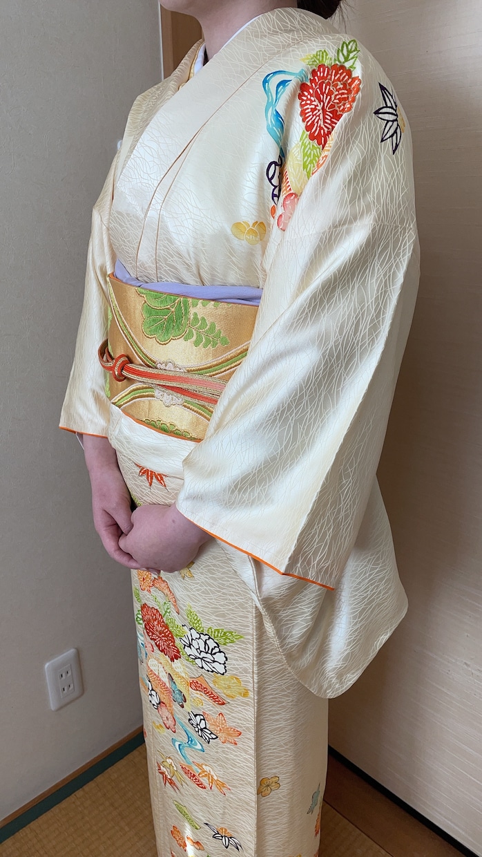 訪問着6,600円(税込)にて承ります 東京、神奈川を主に、訪問着、袴など着付けいたします イメージ1