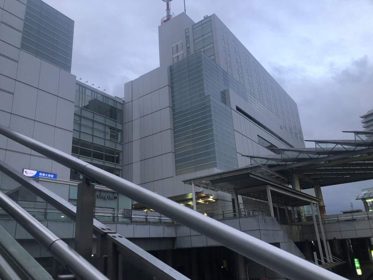 駅舎の写真を提供します 朝から夜の駅舎の写真があります。 イメージ10