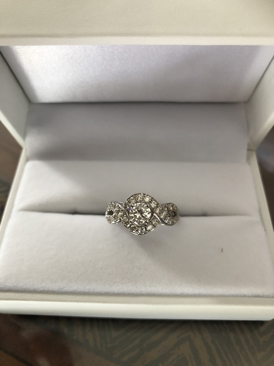 世界に１つ★オーダーメイド婚約指輪見積りします 熟練した職人が１つ１つ丁寧に手作りします イメージ3