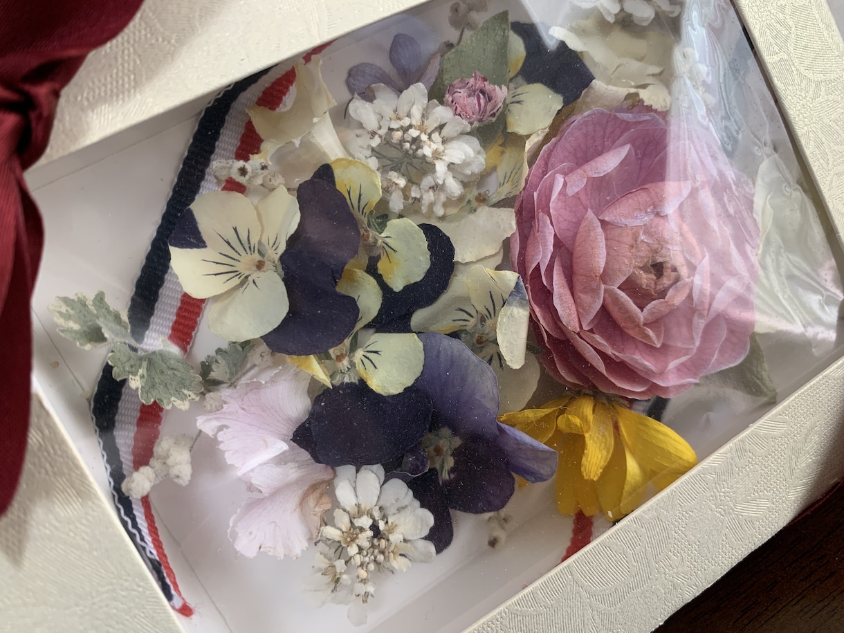 レカンフラワーでオリジナルミニ額をつくります 自然な花色と形が残る新しいドライフラワーを母の日に送ろう イメージ2