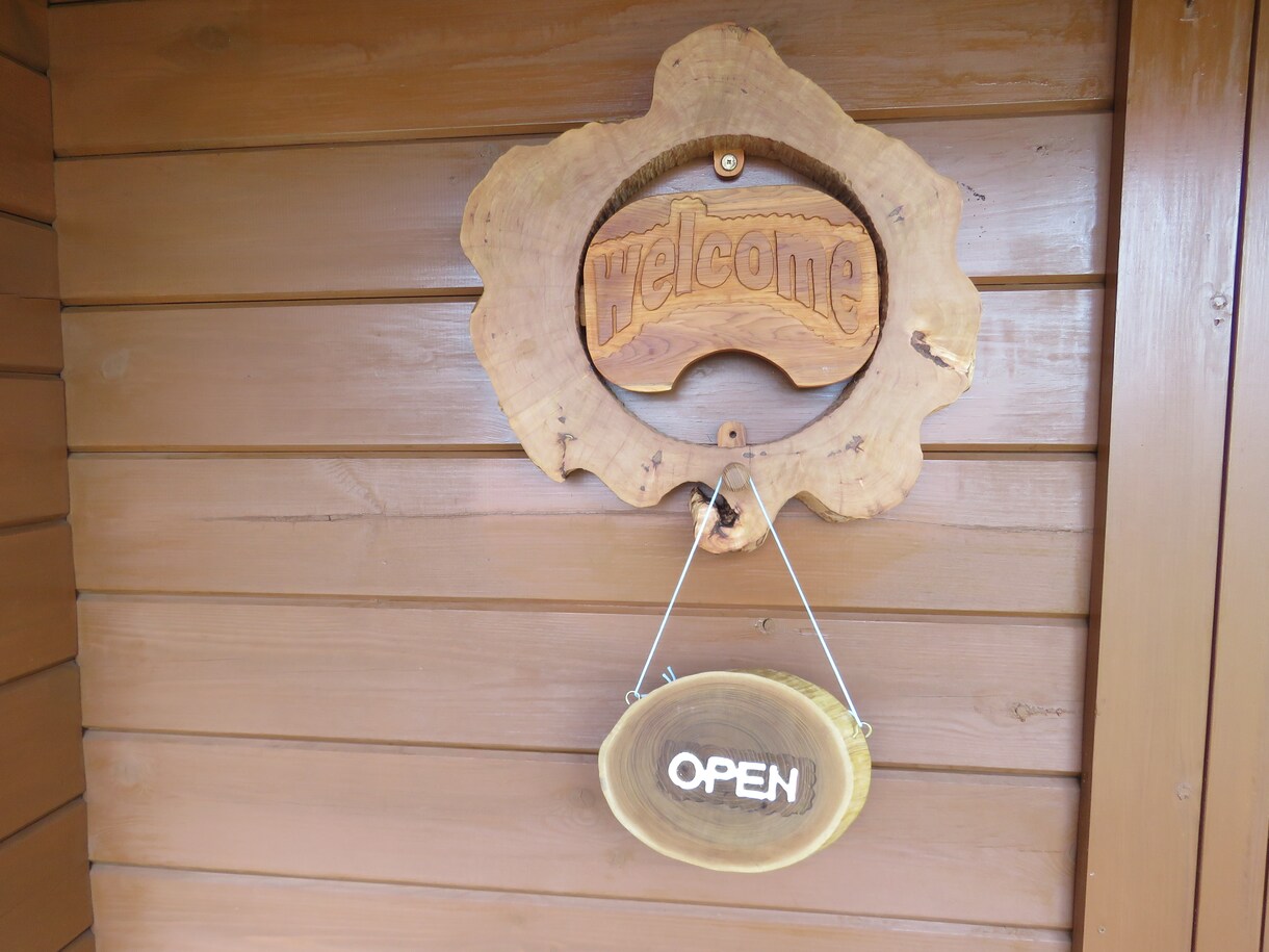 他店に差をつけよう　店舗用看板完成品あります ありふれた看板はもう古い　同じものは2つと作れません。 イメージ3