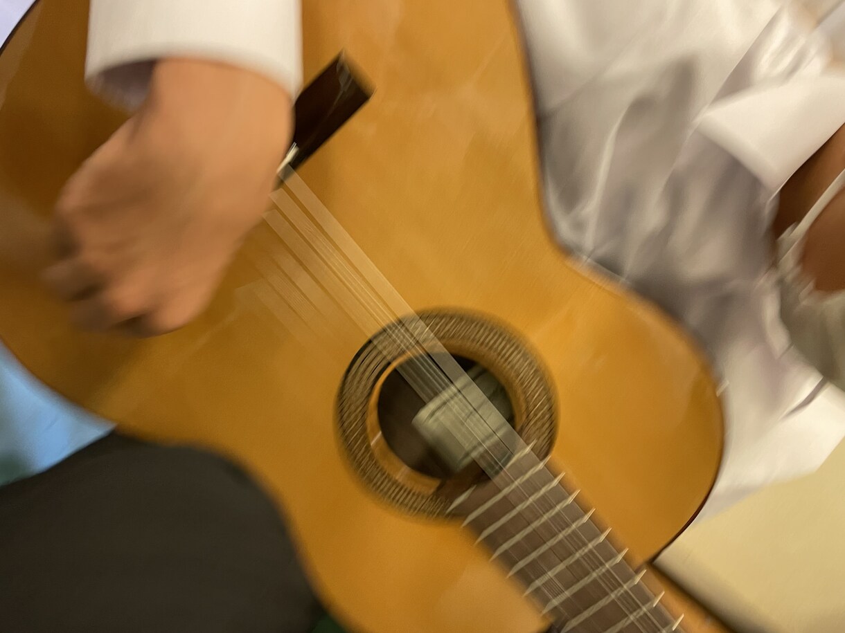 ソロギターや弾き語りのレッスンをします 初心者向けにソロギターや弾き語りのレッスンをします！ イメージ1